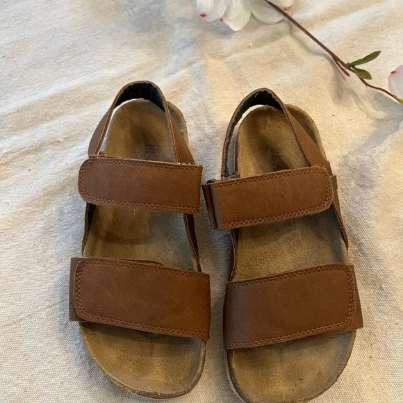 Children’s Place Sandals Kids Size 2 - Picture 4 of 5